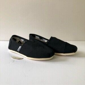 Toms Women's Classic Black Canvas Slip-On Espadrilles Alpargatas NWT Size 6